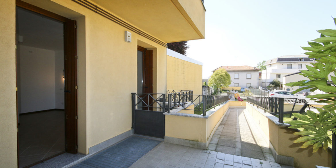 1 ACCESSO