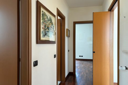 9. ANTICAMERA