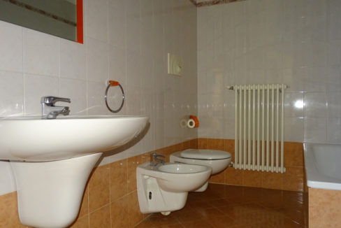 16.-BAGNO-CON-VASCA