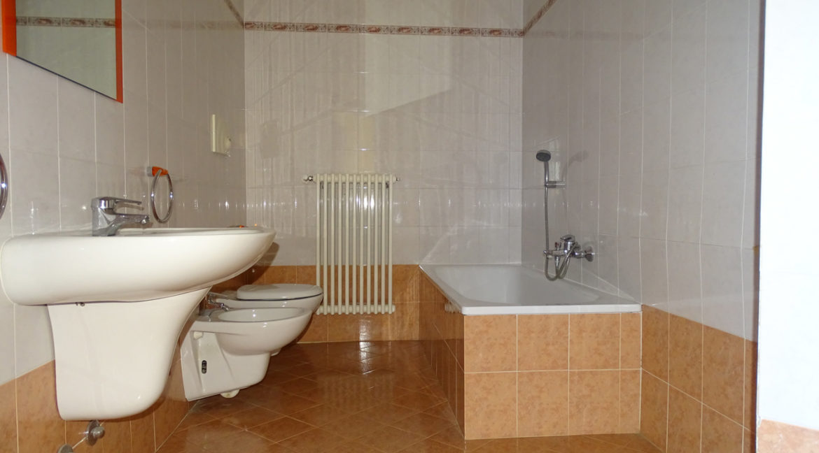 17.-BAGNO-CON-VASCA