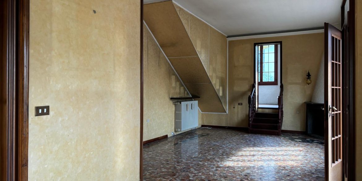 4. SALONE